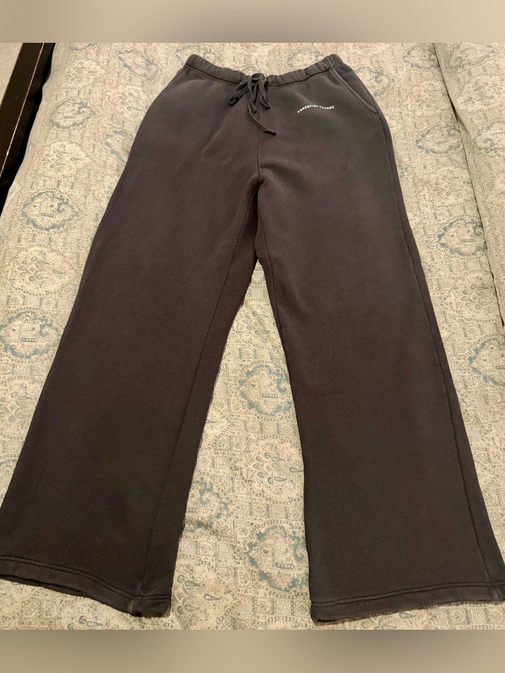 Men's Black Relaxed-Fit Sweatpants with Drawstring Waist